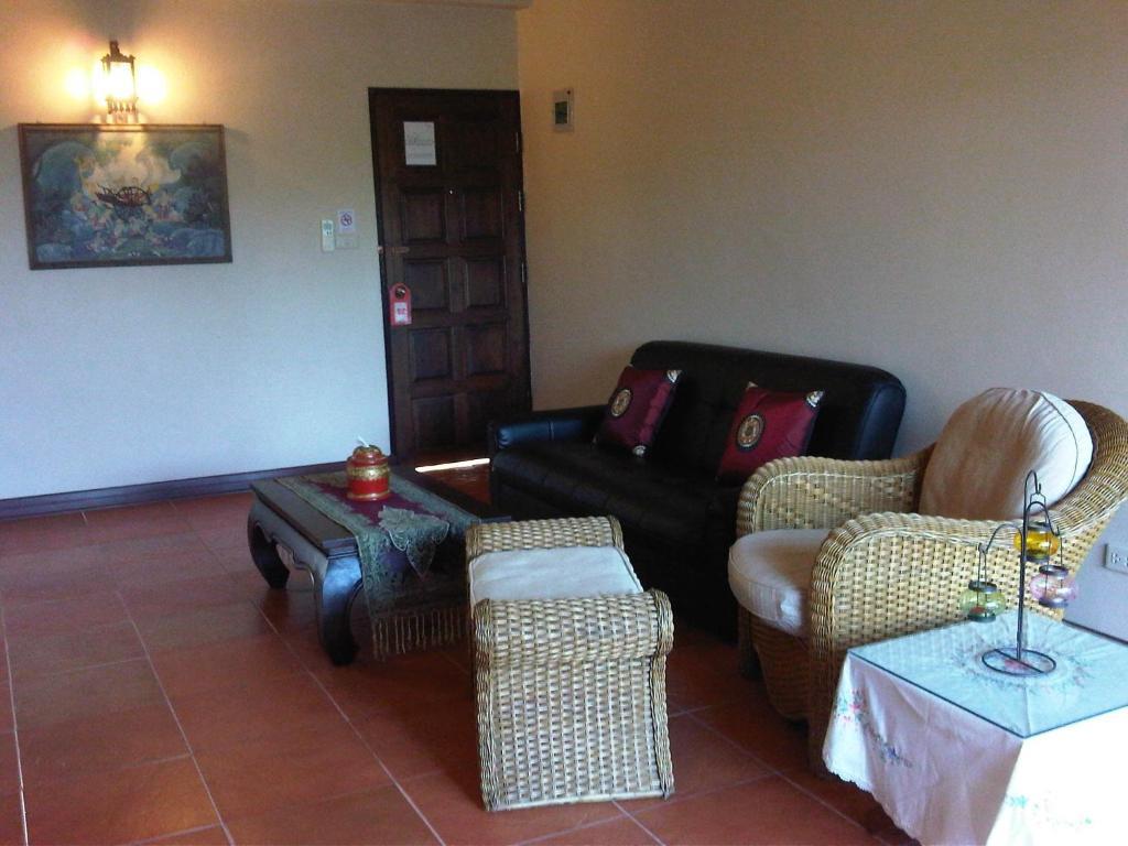 Phaya Inn Lamphun Habitación foto